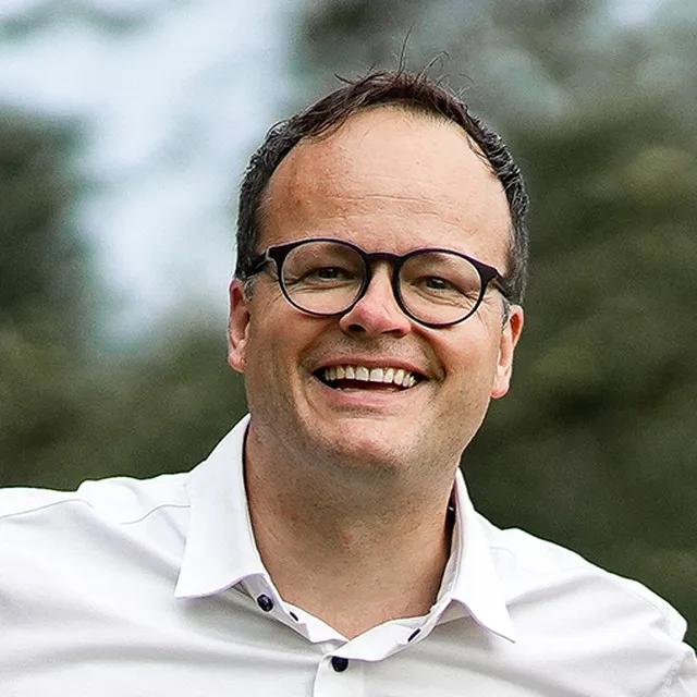 Porträt von Simon Buck